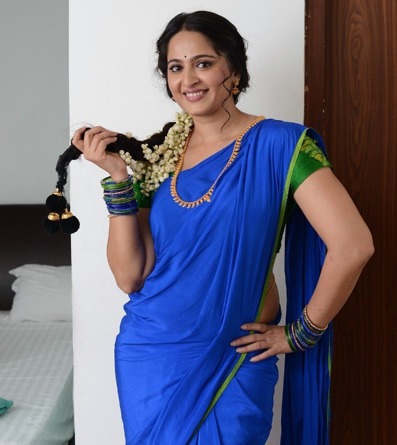 South Indian Model Anushka Shetty Stills In Blue Saree